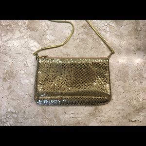 🔥CLEARANCE!🔥 Vintage gold metal mesh clutch w/removable strap